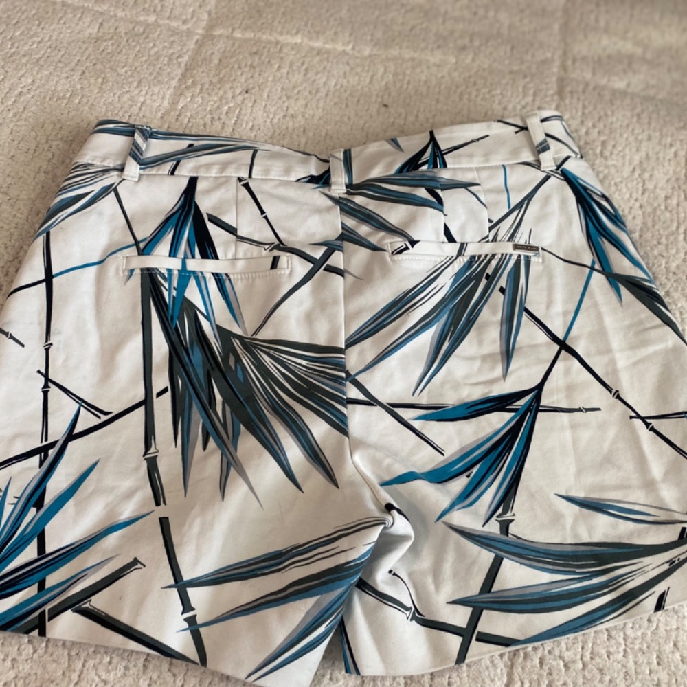 WHBM TROPICAL SHORTS - Picture 5 of 5